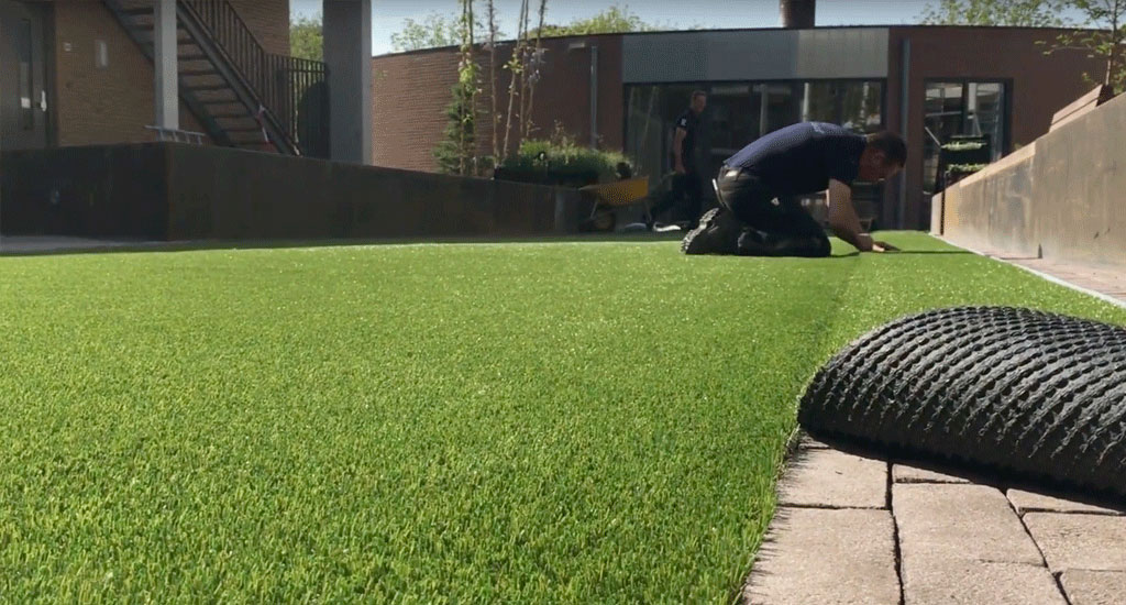 Installation artificial grass