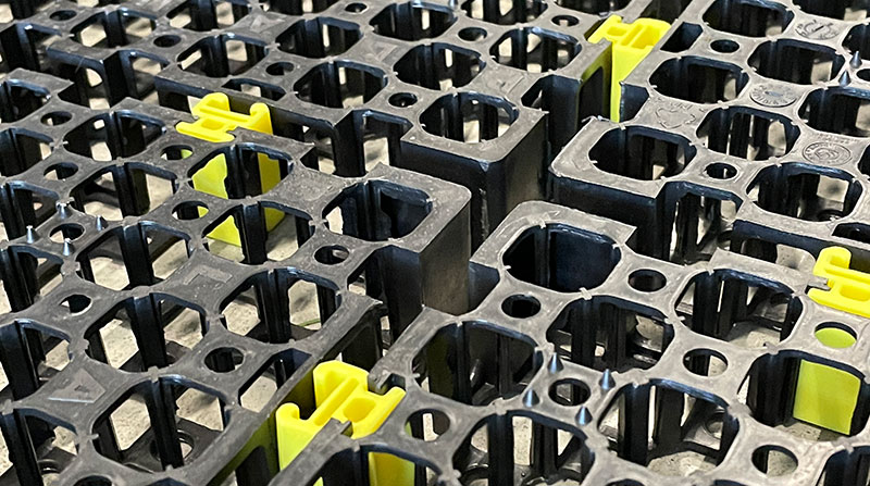 Interlockable drainpanel