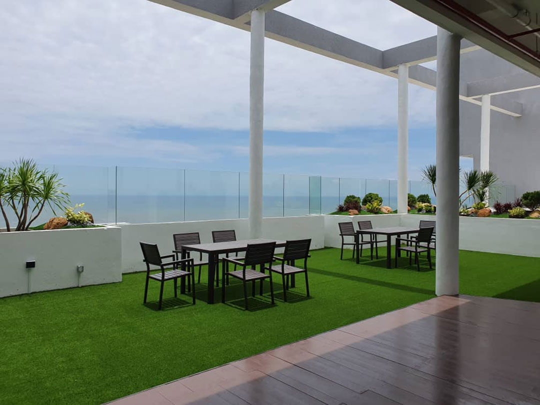 Rooftop and balcony artificial-grass_Emperium-Residence_Kuantan3 Rooftop and balcony artificial-grass_Emperium-Residence_Kuantan3